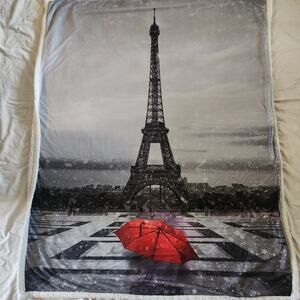 Eifel Tower plush blanket